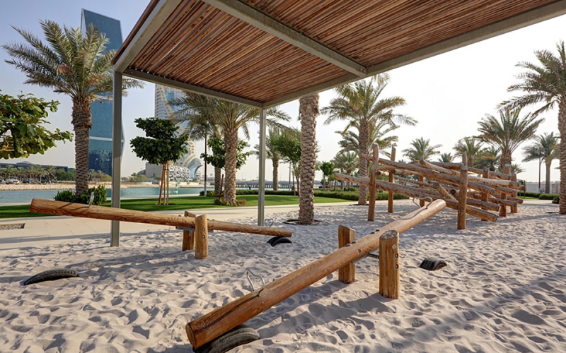 Pérgolas de URBADIS en la Marina Promenade, en Lusail City, Qatar