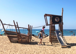 Área de juegos infantiles playa Calafell
